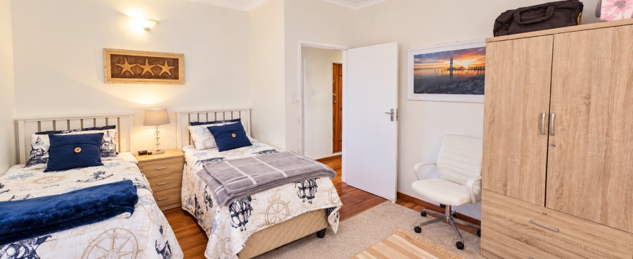 6 Bedroom Property for Sale in Franskraal Western Cape